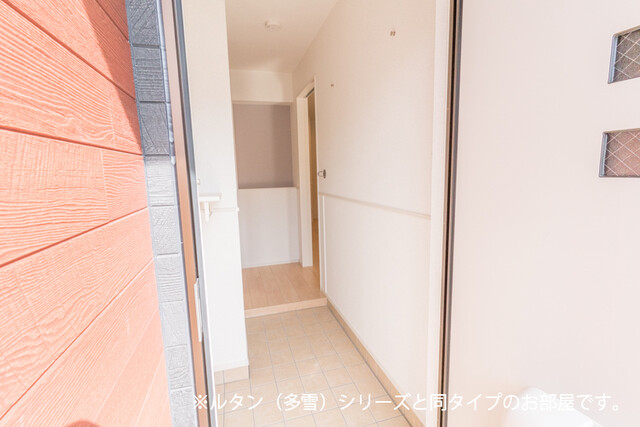 アルカンシエルＣ 玄関