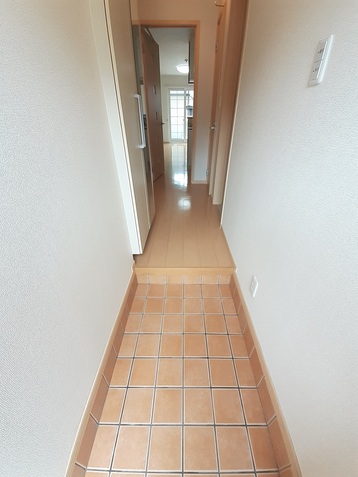 ジュネス 玄関