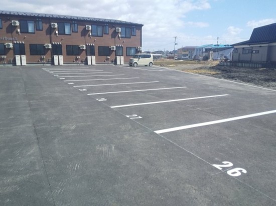 クリスタルステージⅡ 駐車場