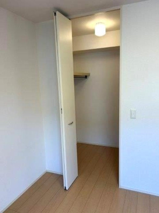 コモライズ新井田西　C 収納