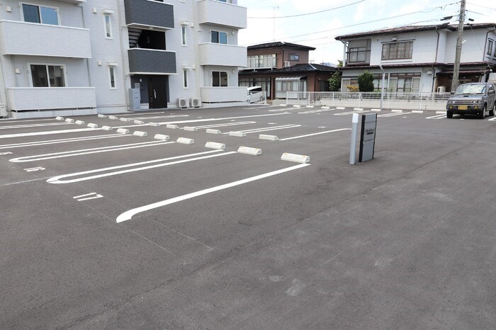 West RiverⅠ 駐車場