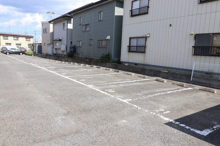 アスティオン 駐車場