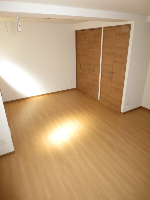 アヴニールS ベッドルーム
