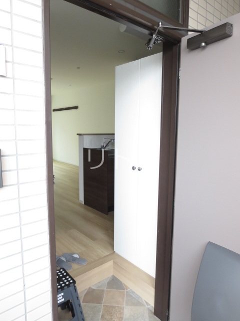 サンリバーハイツ 玄関
