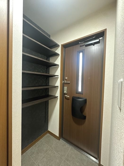 ビバーチェやまは奈　A 玄関