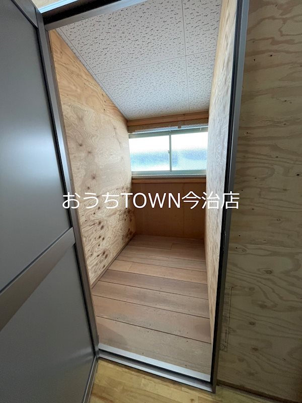 BOXROOM榎 玄関