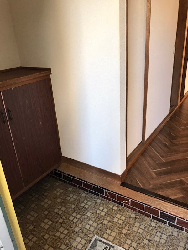 西岡マンション 玄関