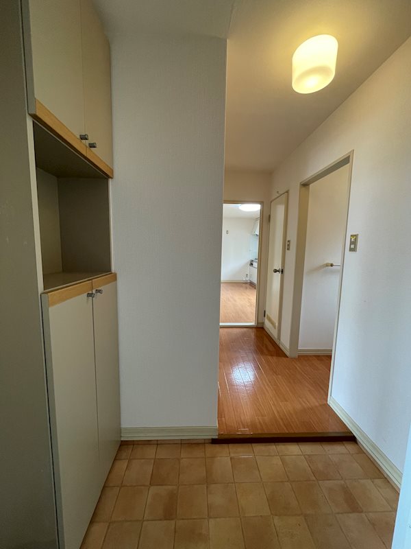 ファミール繁本　 玄関