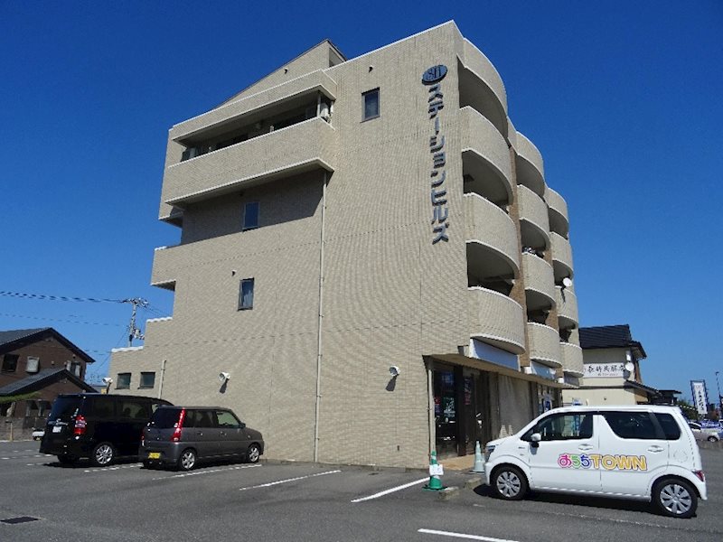 ステーションヒルズ（中央） 102号室 外観