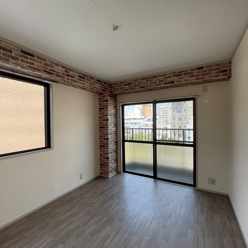 八束総合ビル リビング