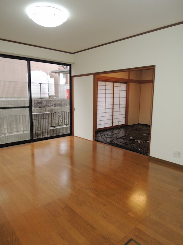 常石貸家 リビング