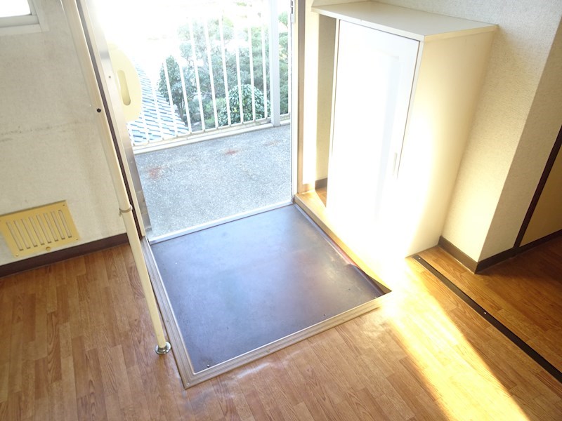 ヒカルハイツ 玄関