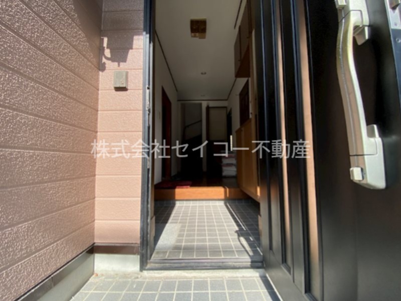横水町　和田貸家 玄関