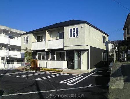 シャーメゾン天生津 201号室 外観