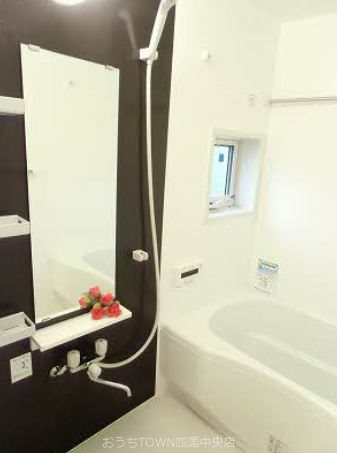 シャーメゾン天生津 風呂画像