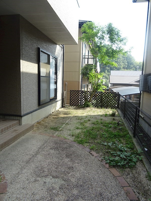 高地町貸家 玄関