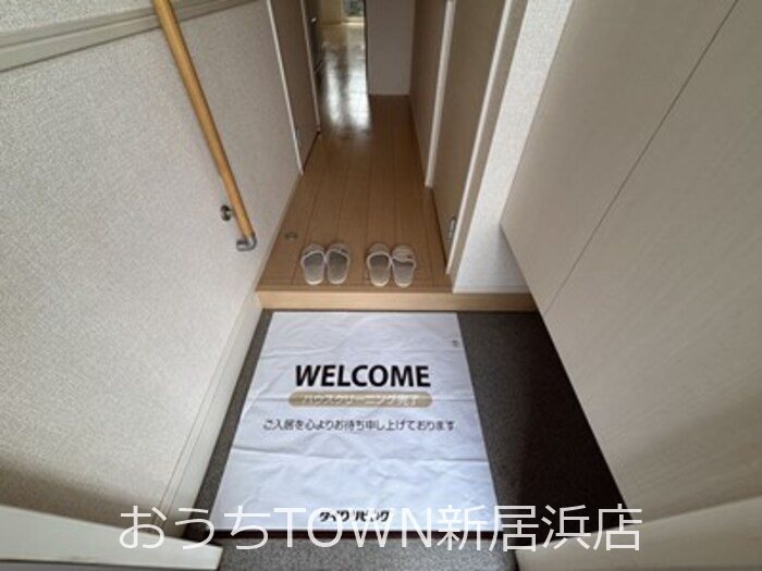 ウィステリア・フィールド　B 玄関