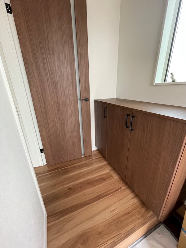 シュライン新須賀 玄関