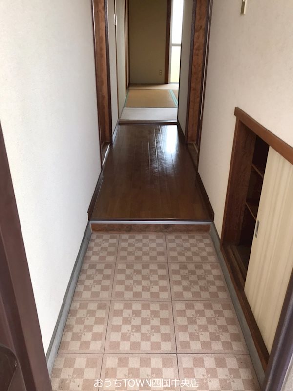 マンション加地 玄関