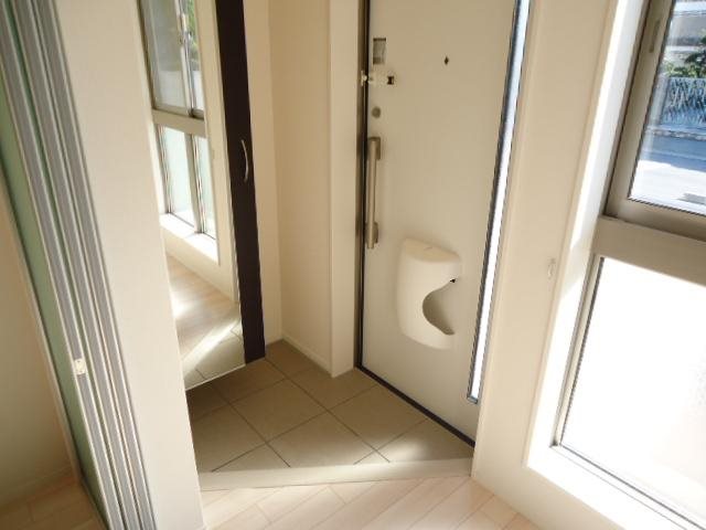 エンターレ妻鳥 玄関