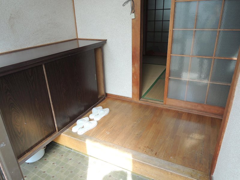徳常町加藤貸家 玄関
