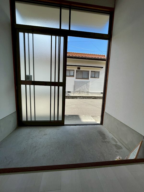 船木　鴻上貸家 玄関