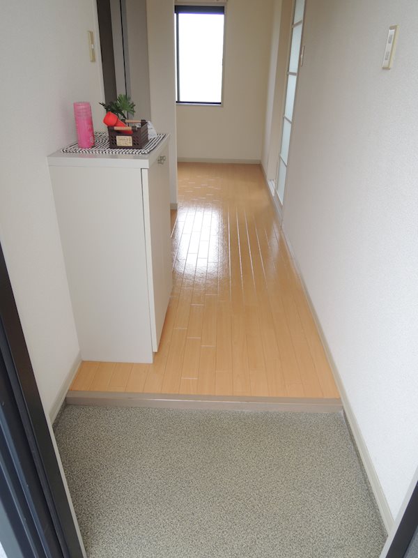 ワンズワン新須賀 玄関
