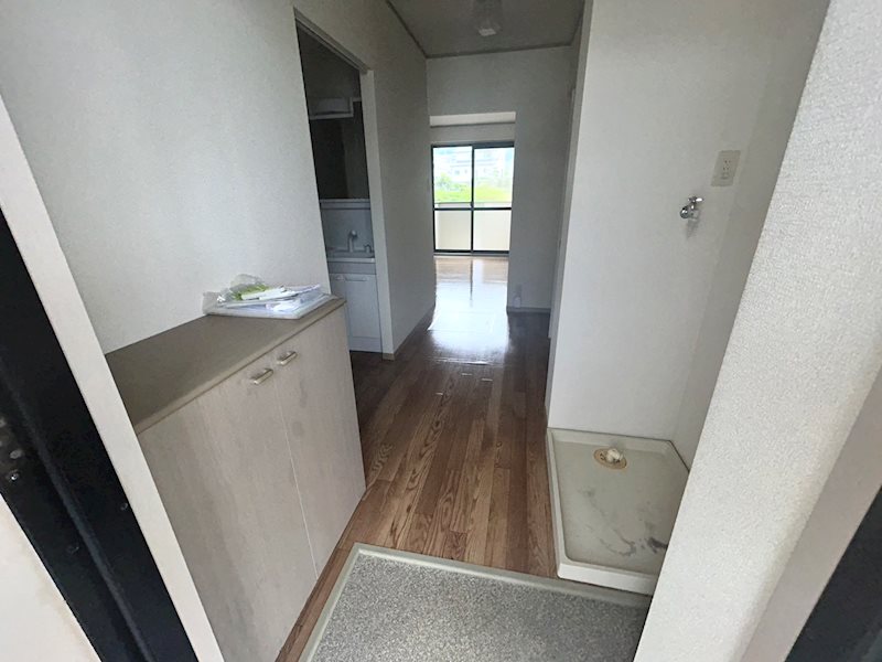 ソレイユＢ 玄関