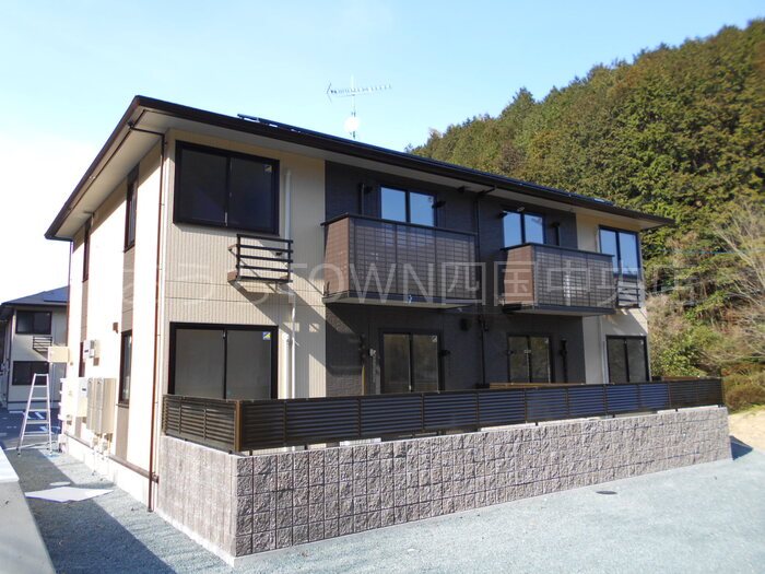 Una Casa Famigliai Ⅱ棟 201号室 外観