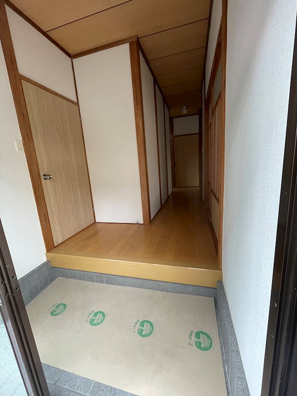 山口ＴＹ貸家  玄関