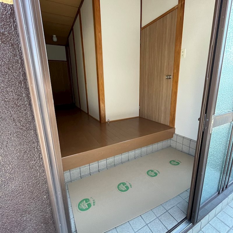 山口ＴＹ貸家  玄関