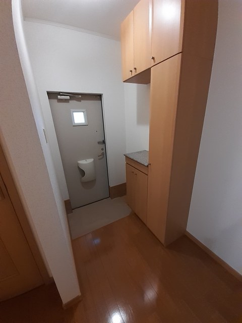 アヴァン・フォンテーヌＣ 玄関