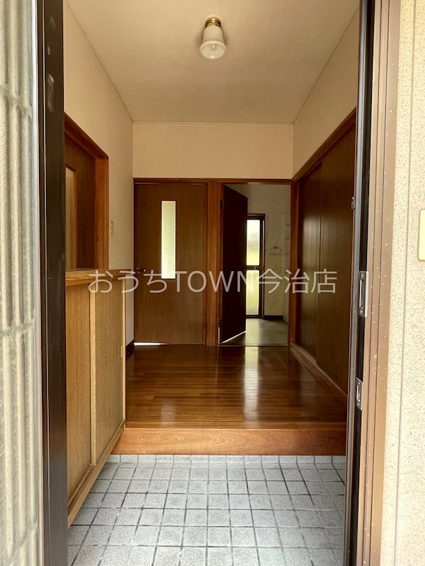 メゾン馬越 玄関