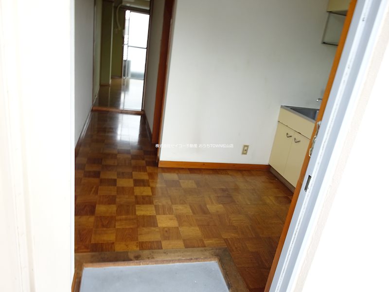 西岡ビル（春日町） 玄関