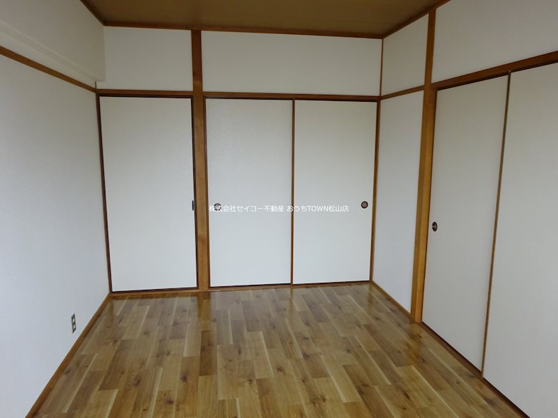 徳和マンション ベッドルーム