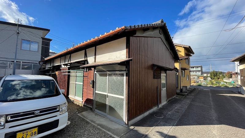 河内町6-39貸家 外観