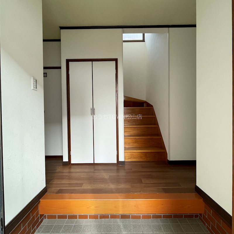 安永ホーム（南久米） 玄関