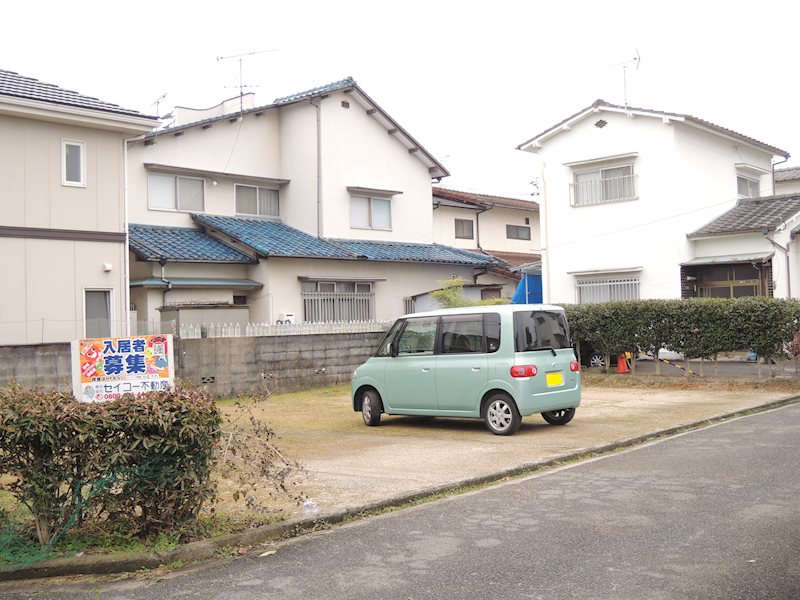 渡部枝松月極駐車場 玄関