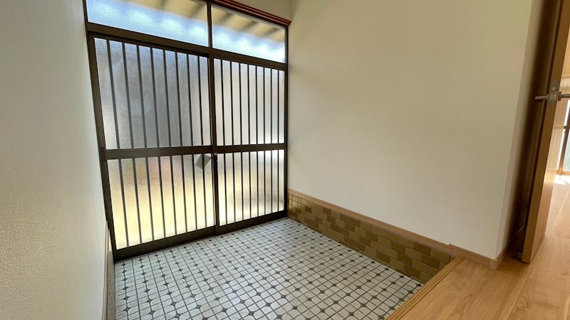 松原　村上貸家 玄関