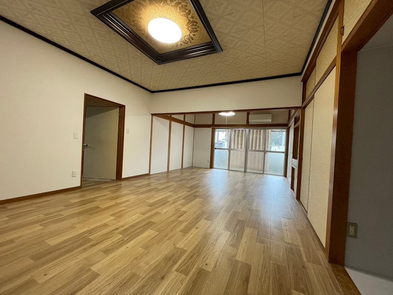 垣生6丁目1-50貸家 リビング