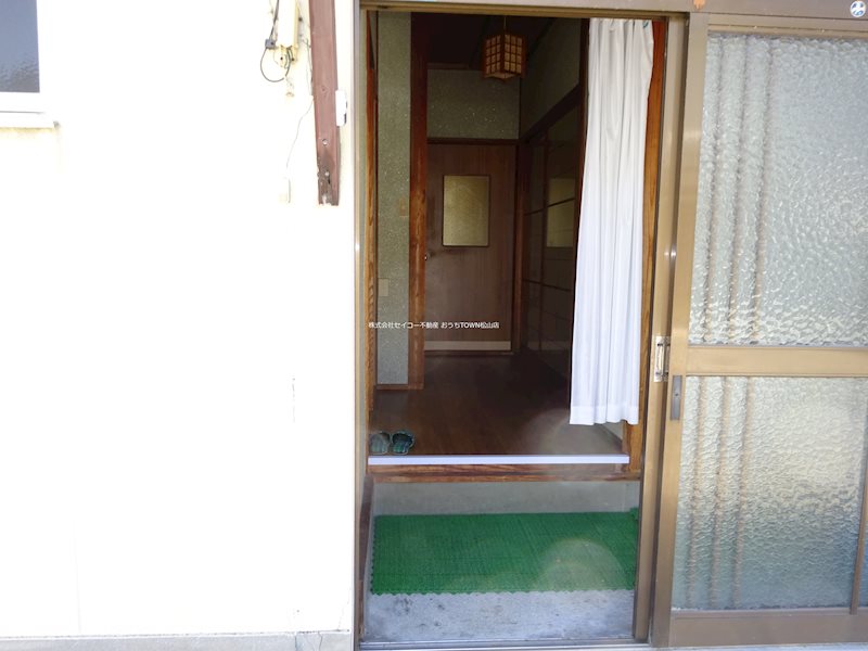 貝﨑貸家   玄関
