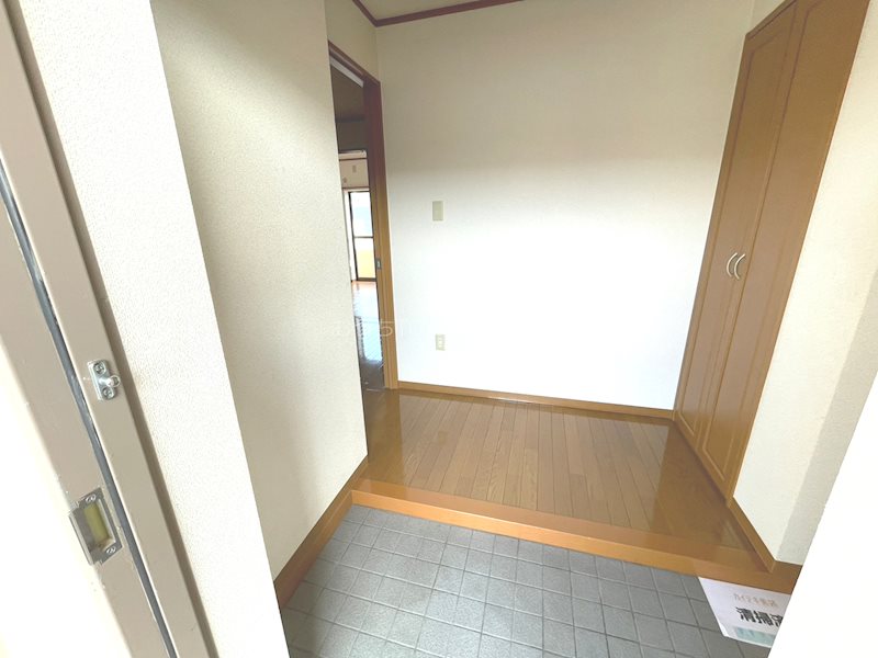 メゾン新珠 玄関