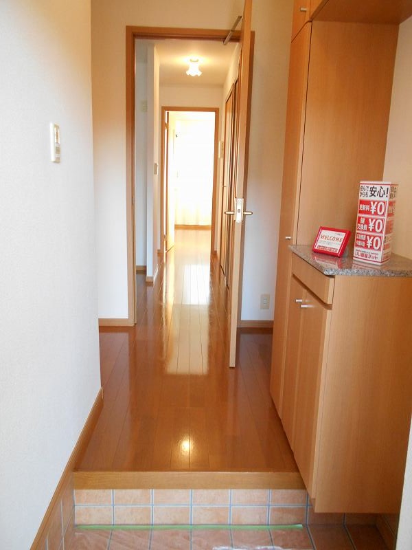 アヴァン・フォンテーヌＣ 玄関