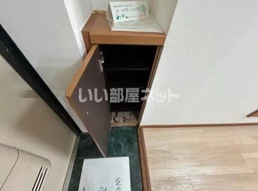 イーストコート・一忠  玄関