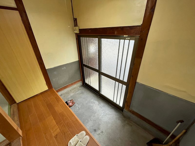 田辺住宅  玄関