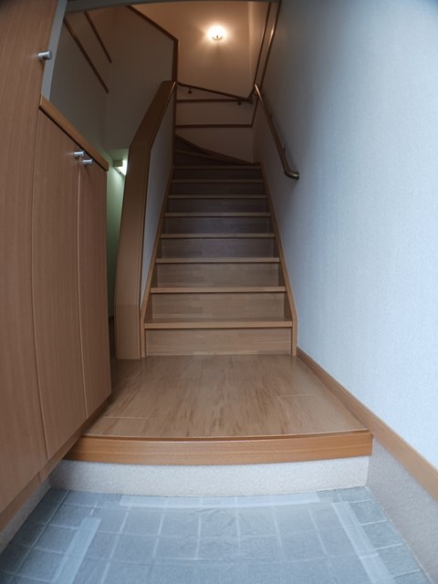 クレメント余戸Ｄ 玄関