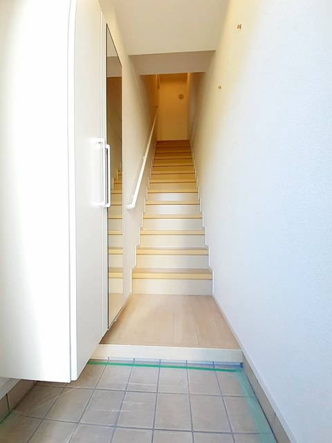 村上ハイツ 玄関