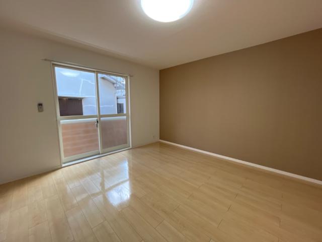 スターリバー リビング