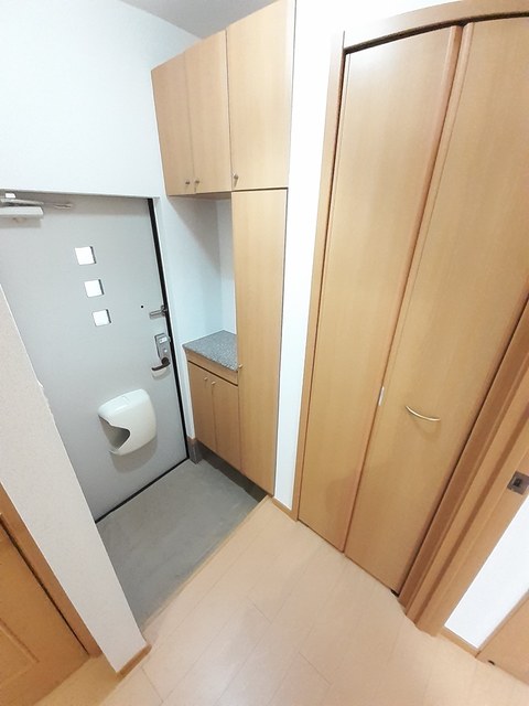 ビッグ・イースト船木Ｂ 玄関