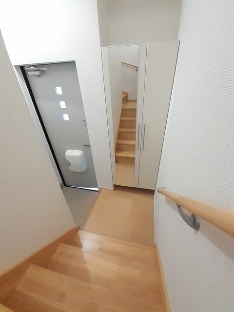 エストレーラⅠ　Ａ 玄関